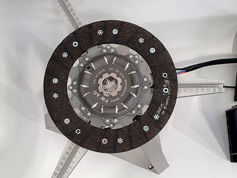 moment-of-inertia-MOI-measurement-device-clutch-disk
